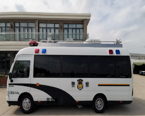 柯斯达通信车