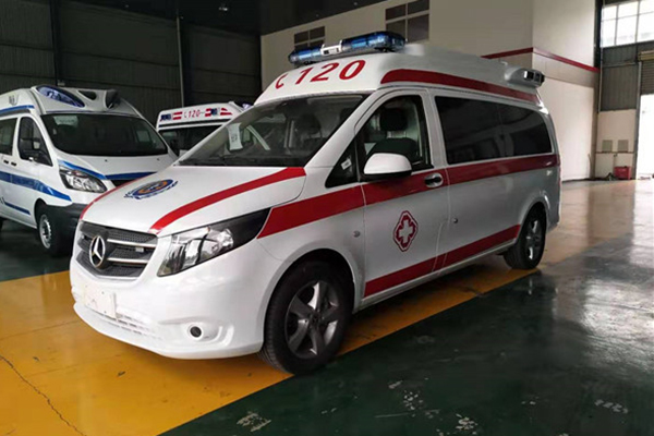 奔驰救护车